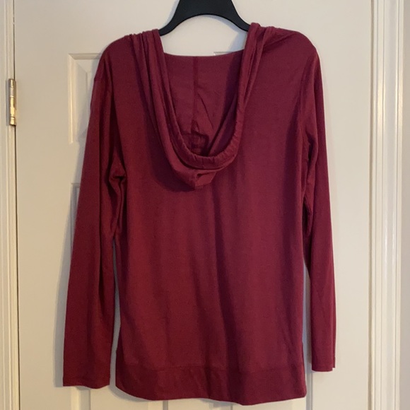 Old Navy Active lightweight hoodie - Picture 3 of 3